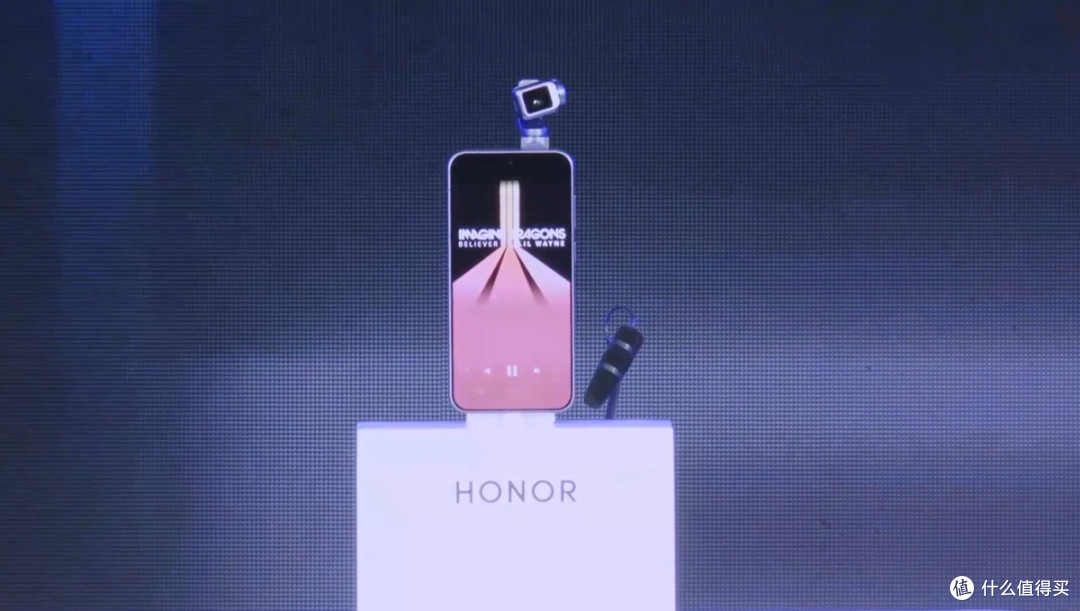 荣耀Robot Phone 8月12日发布：不叫手机了叫"机器人"，凭什么