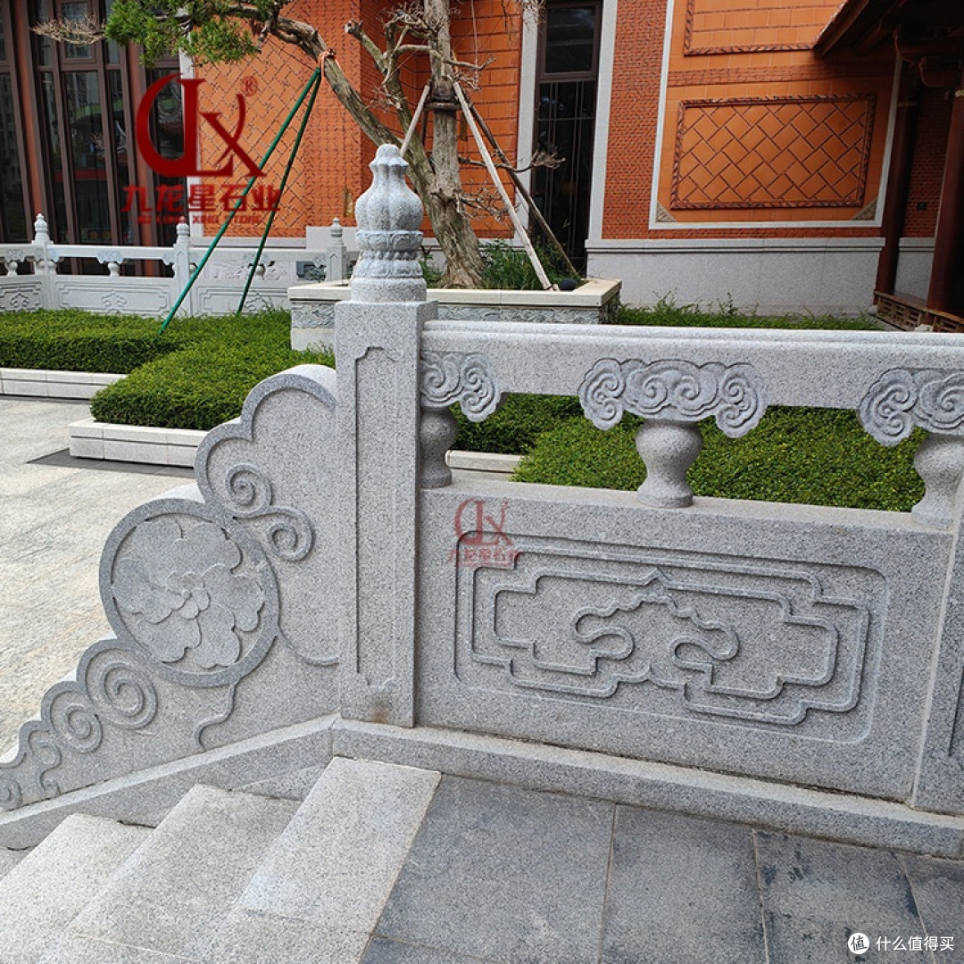 青石新中式庭院石围栏 镂空花鸟透雕栏板 花园楼梯石材扶手