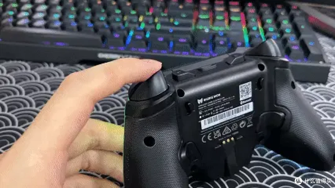 FPS 手柄之神？喜欢拿着手柄打枪的有福了——墨将彩虹2Pro