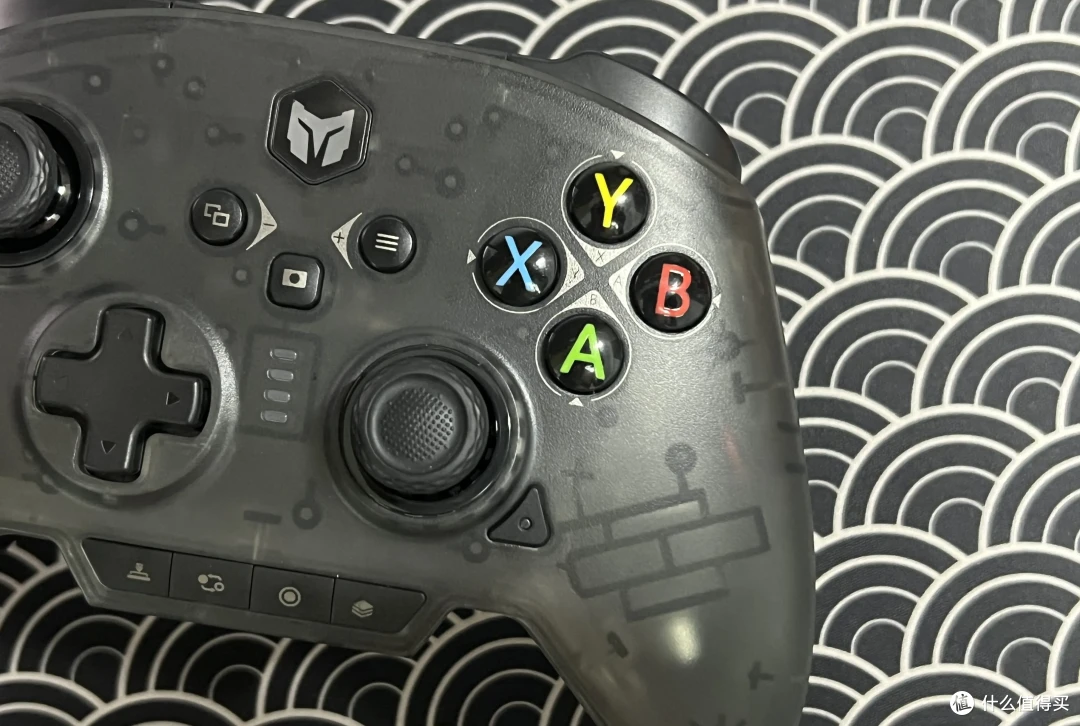 FPS 手柄之神？喜欢拿着手柄打枪的有福了——墨将彩虹2Pro