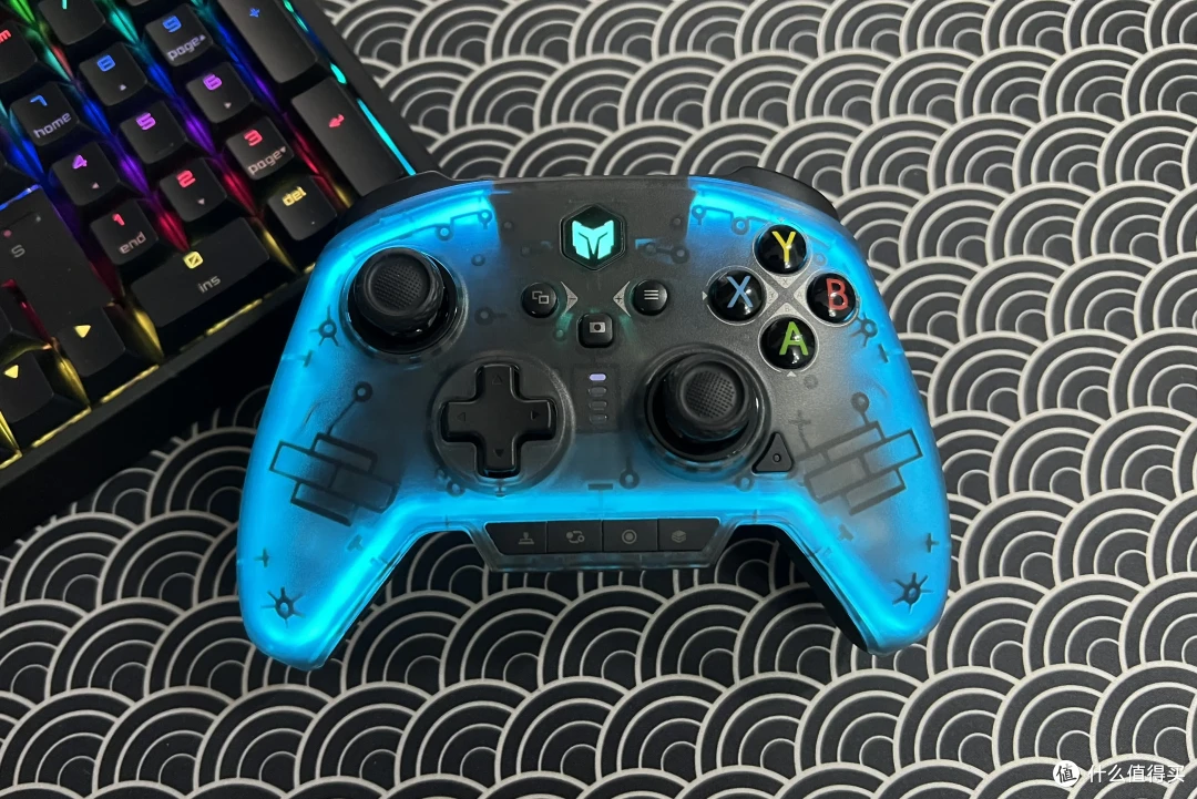FPS 手柄之神？喜欢拿着手柄打枪的有福了——墨将彩虹2Pro