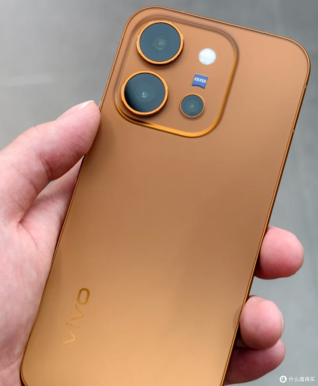 本以为是亲民小杯旗舰，vivo X300E发布，看完配置和定价我沉默了