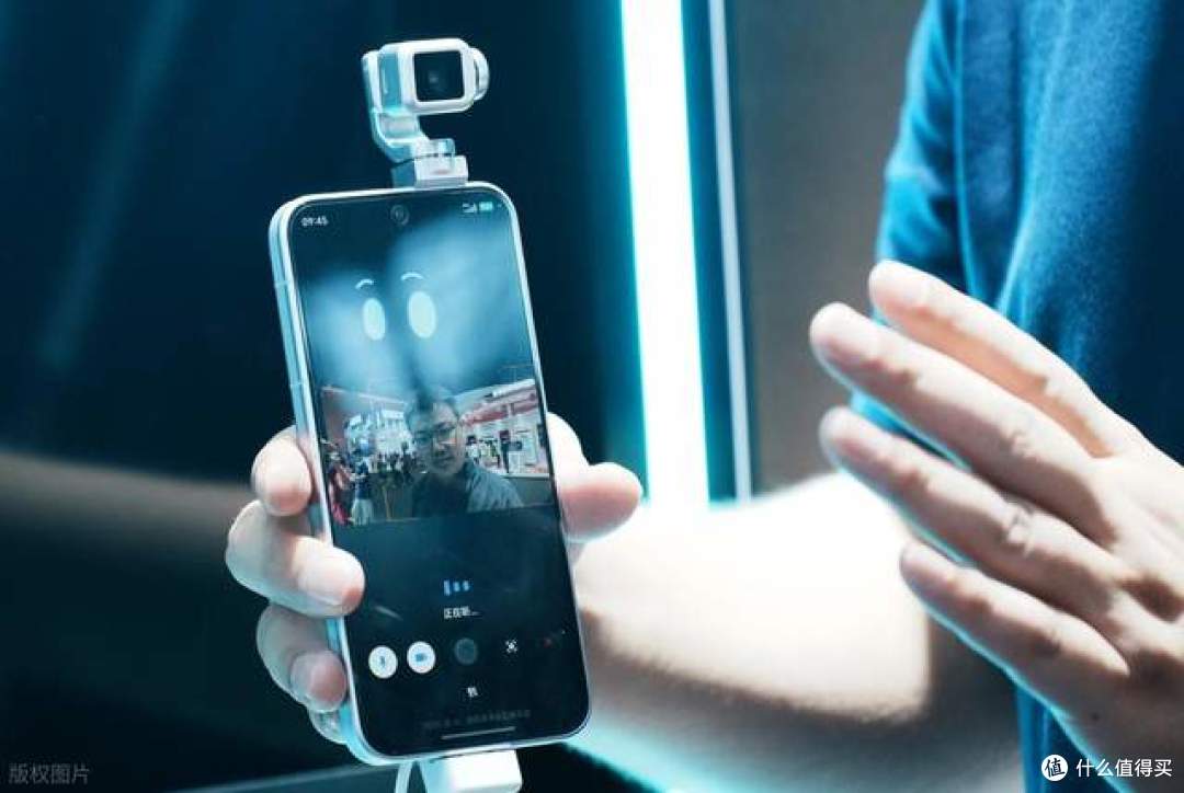 预约破20万台！荣耀Robot Phone炸锅了，手机影像迎来电影级变革