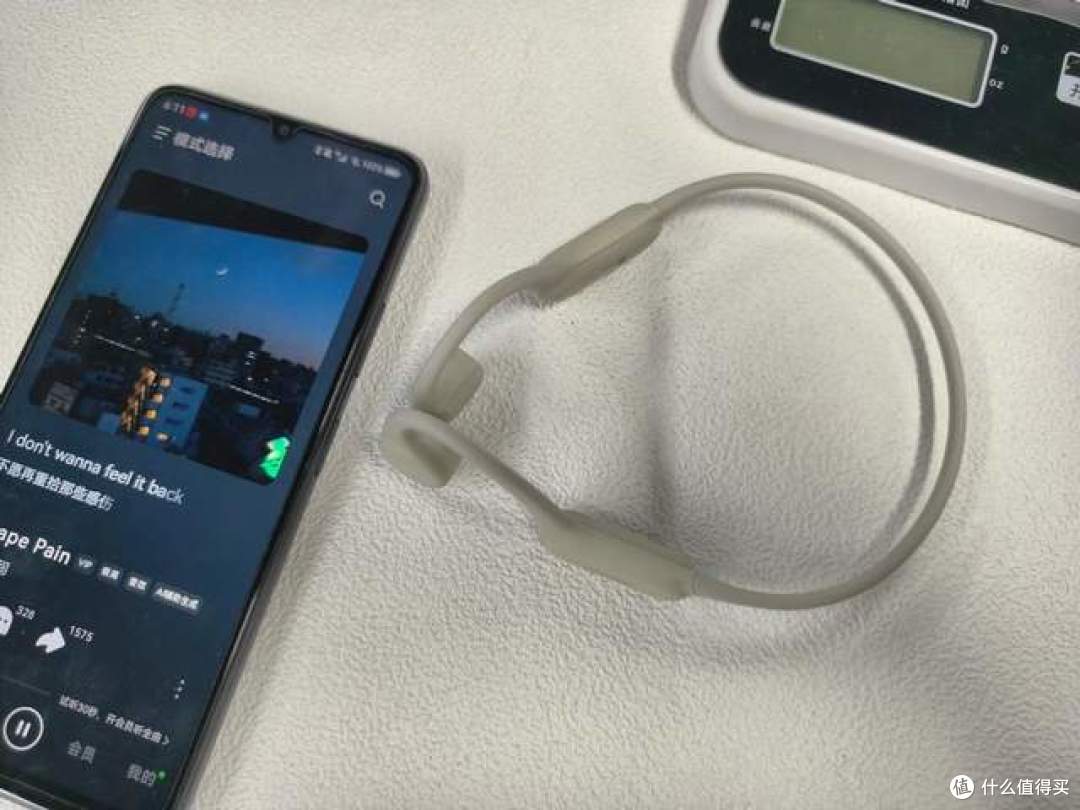 骨传导耳机值不值得买？两款旗舰机型终极PK，建议看完！