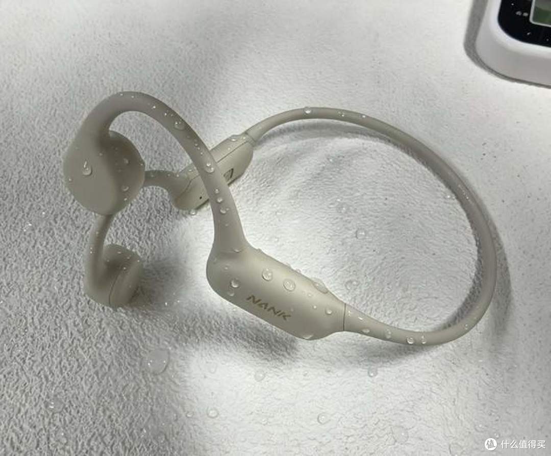 骨传导耳机值不值得买？两款旗舰机型终极PK，建议看完！