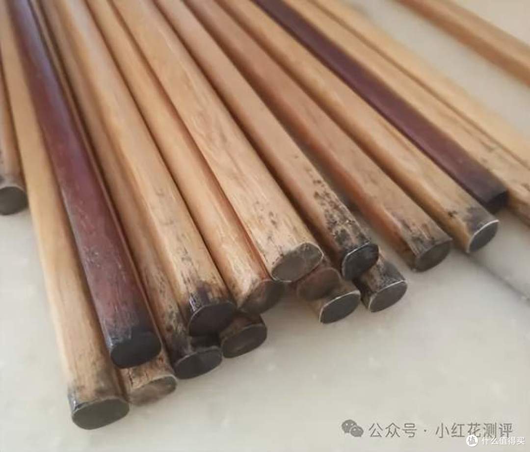 煮了会掉色，这筷子还能要吗？4款木筷子实测！