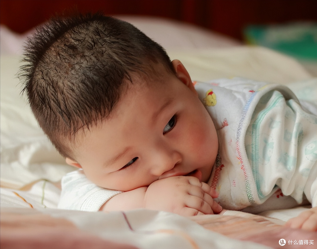 “要想小儿安，三分饥与寒”：毁掉一个宝宝，从吃太饱穿太暖开始