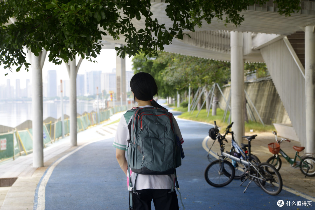 百年户外背包品牌跨界做学生书包，值得入手吗