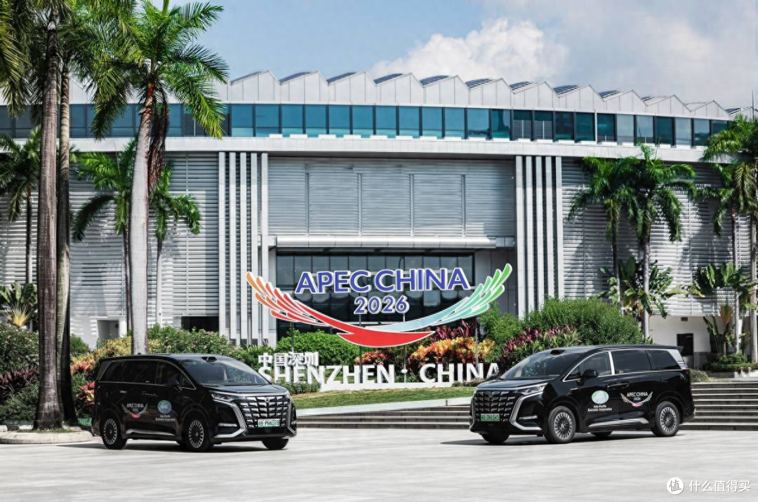 腾势D9驶入APEC现场,绿色相伴共赴山海成为深圳风景