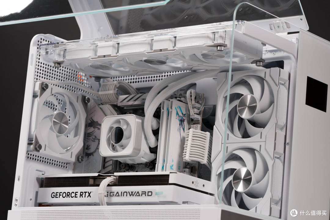 幻 翼_MSI B850M TI MAX_耕升RTX 5070Ti 踏雪_阿斯加特BRAGIxROG