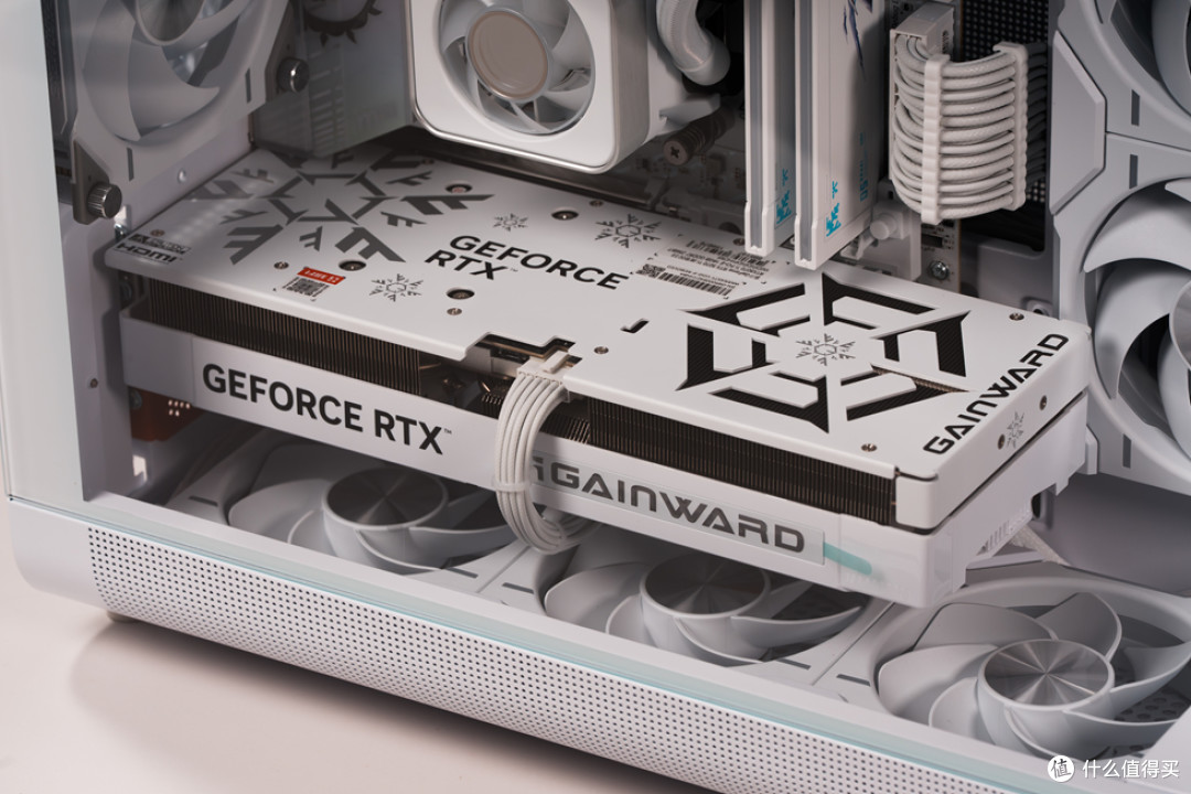 幻 翼_MSI B850M TI MAX_耕升RTX 5070Ti 踏雪_阿斯加特BRAGIxROG