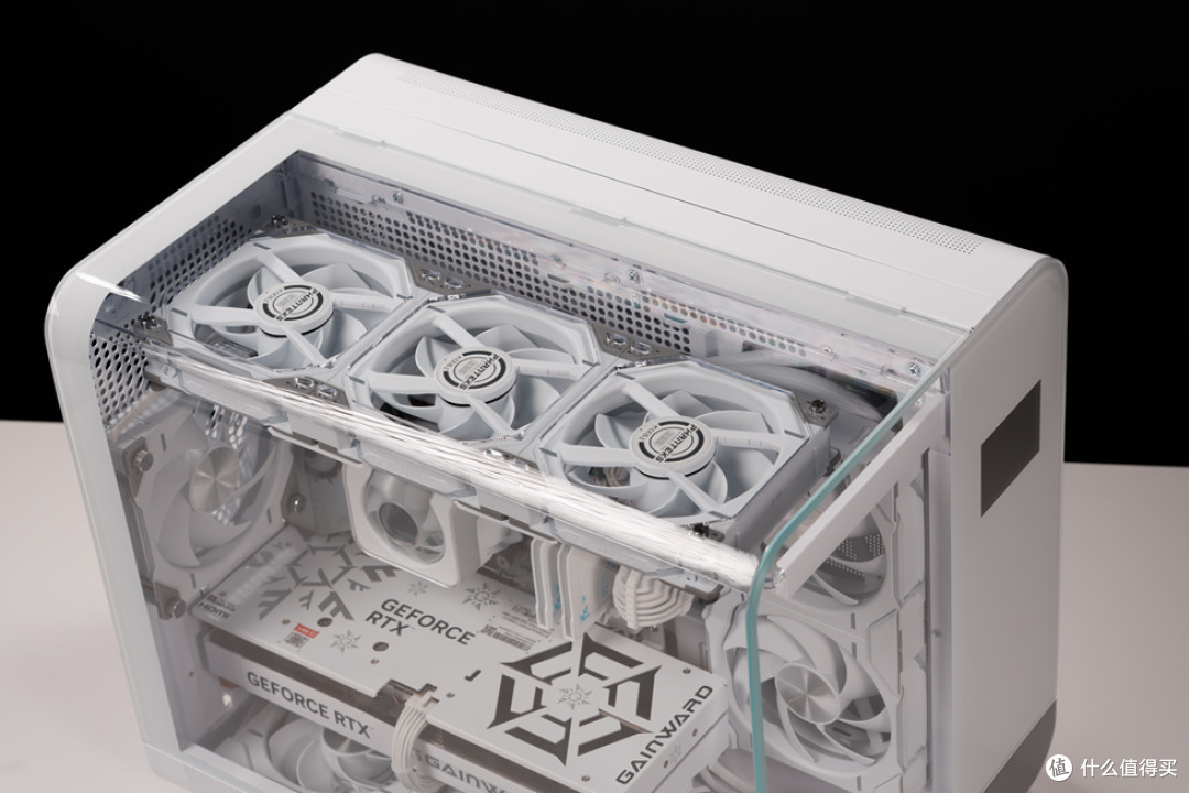幻 翼_MSI B850M TI MAX_耕升RTX 5070Ti 踏雪_阿斯加特BRAGIxROG