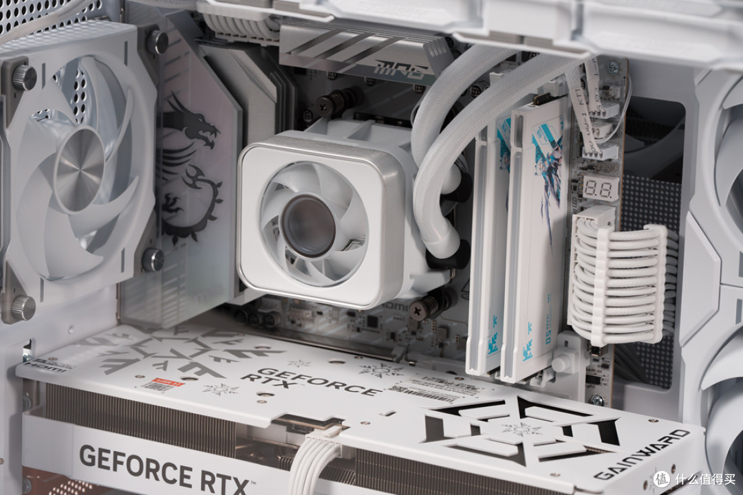 幻 翼_MSI B850M TI MAX_耕升RTX 5070Ti 踏雪_阿斯加特BRAGIxROG