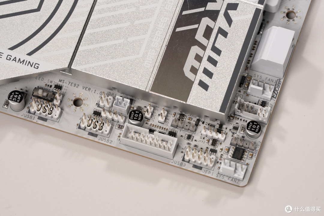 幻 翼_MSI B850M TI MAX_耕升RTX 5070Ti 踏雪_阿斯加特BRAGIxROG