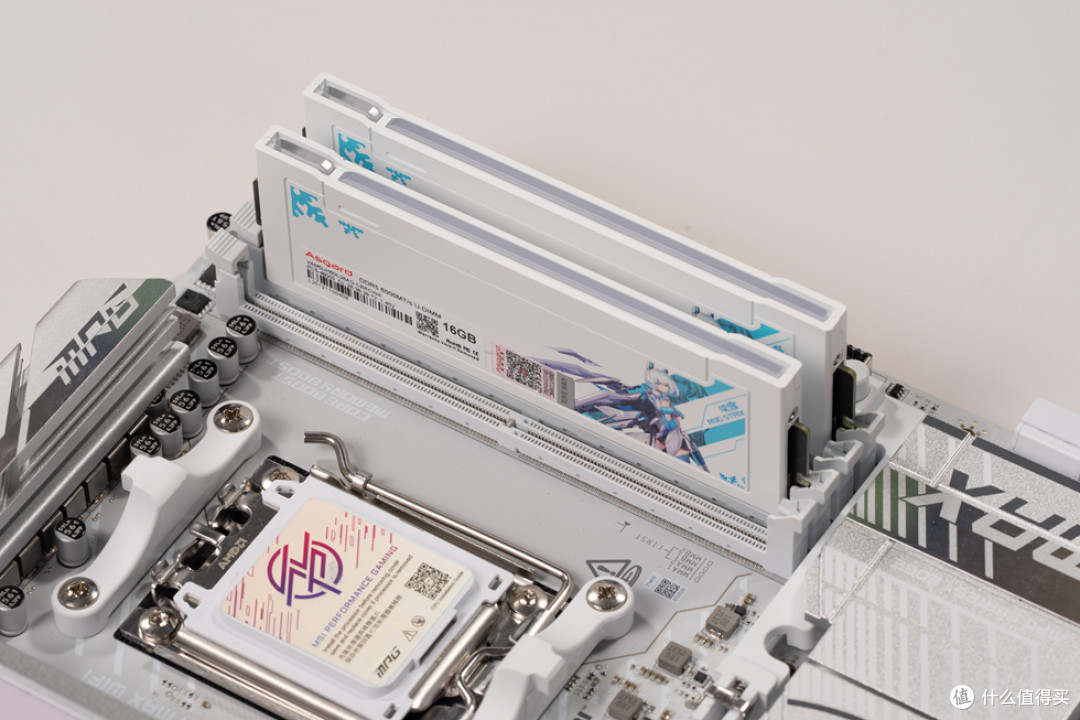 幻 翼_MSI B850M TI MAX_耕升RTX 5070Ti 踏雪_阿斯加特BRAGIxROG