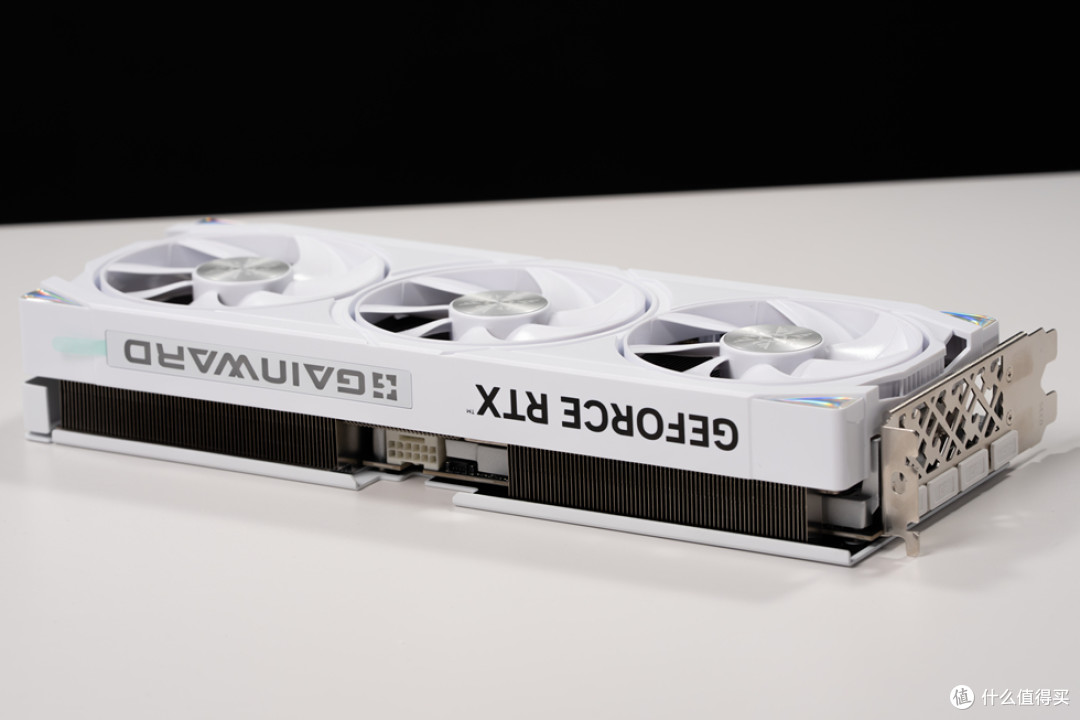 幻 翼_MSI B850M TI MAX_耕升RTX 5070Ti 踏雪_阿斯加特BRAGIxROG