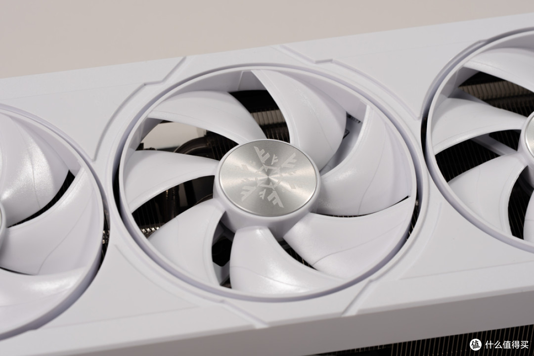 幻 翼_MSI B850M TI MAX_耕升RTX 5070Ti 踏雪_阿斯加特BRAGIxROG