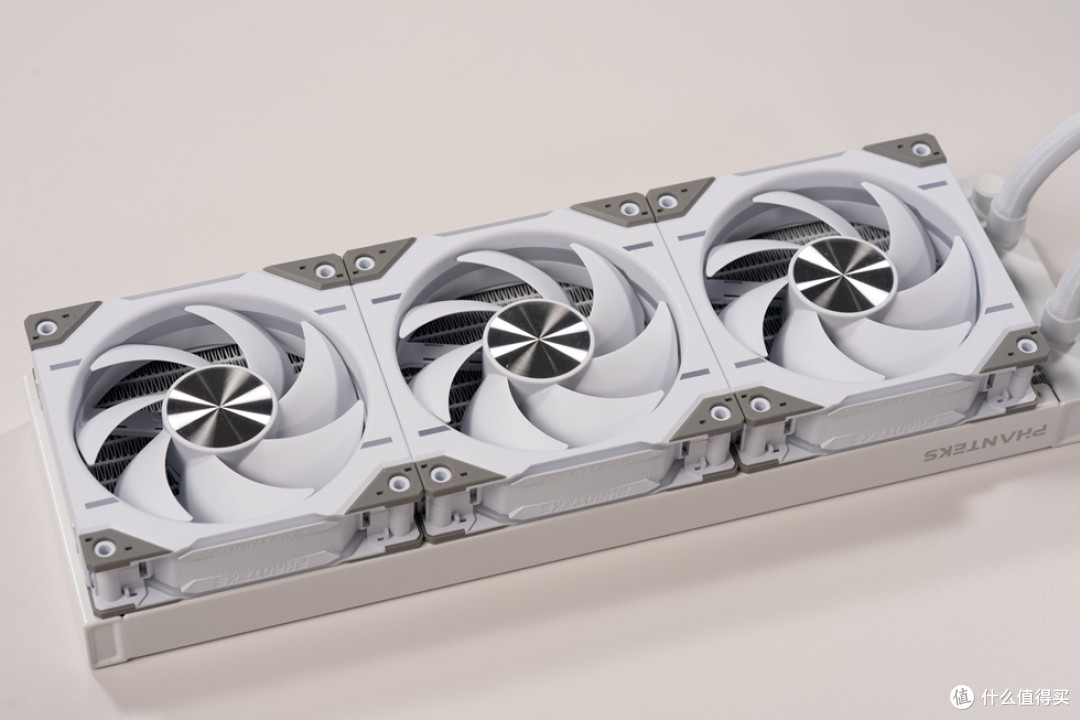幻 翼_MSI B850M TI MAX_耕升RTX 5070Ti 踏雪_阿斯加特BRAGIxROG