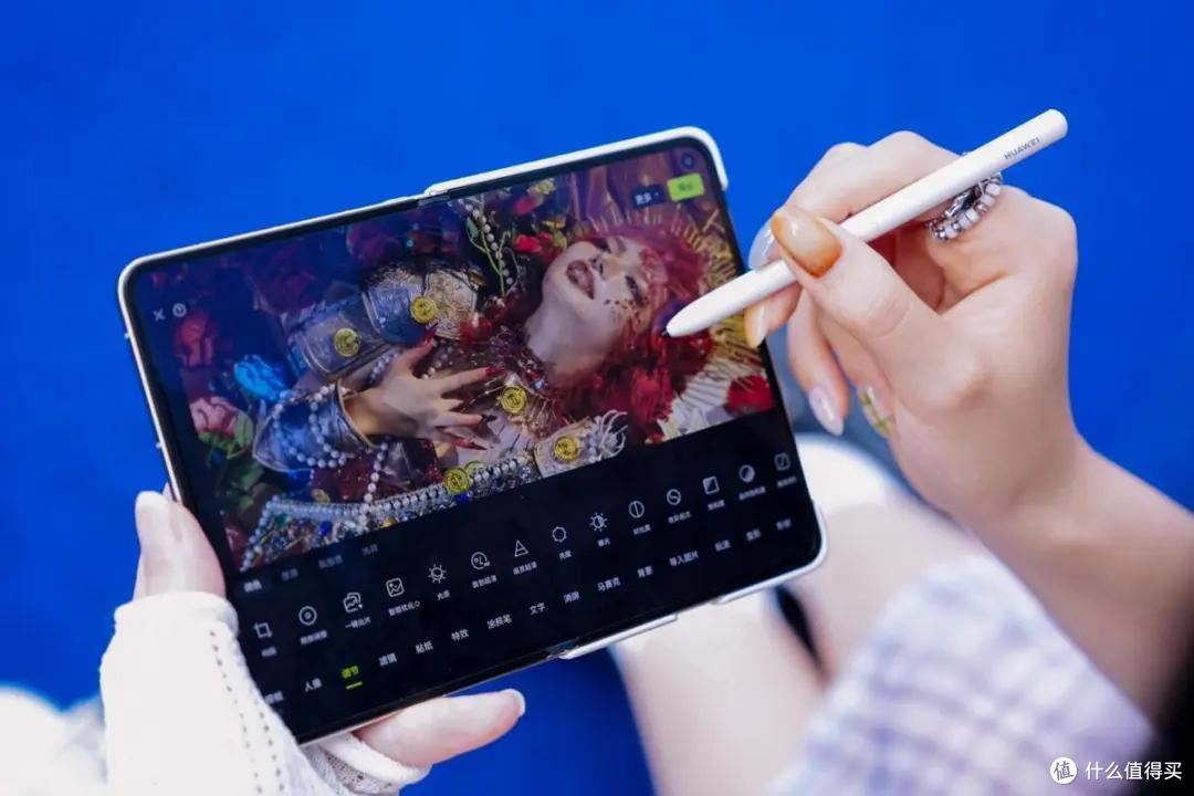 鸿蒙：抖音系20余款应用完成全面适配，重塑全场景体验！
