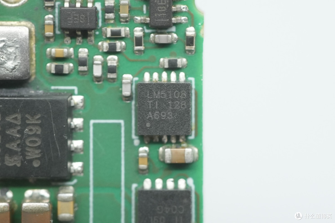 台达 864W 1/4 砖 IBC 电源模块Q50SN12072RNDHQ方案解析