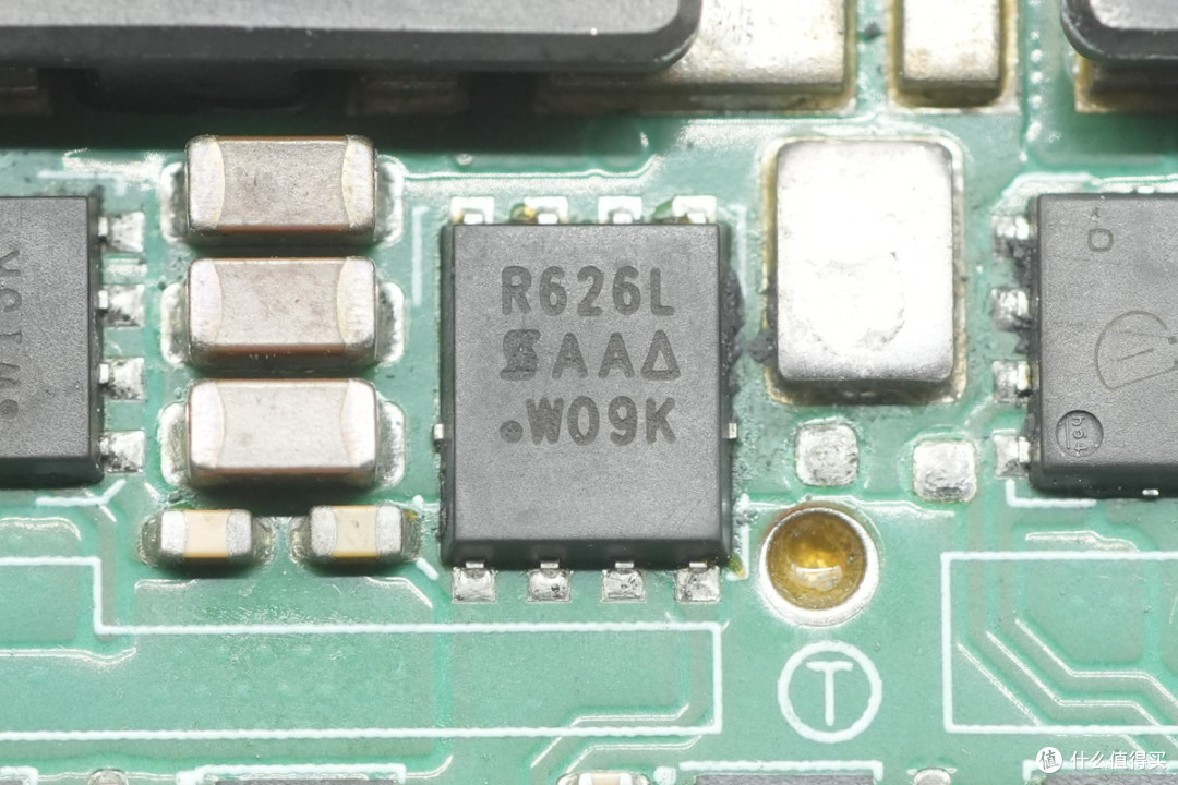 台达 864W 1/4 砖 IBC 电源模块Q50SN12072RNDHQ方案解析