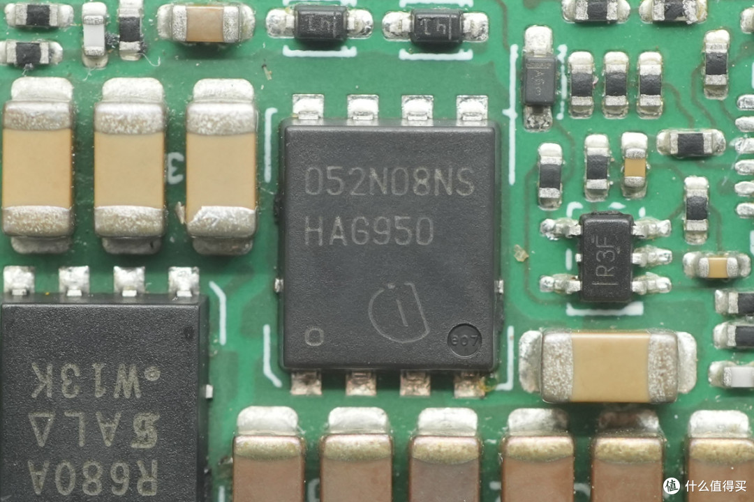台达 864W 1/4 砖 IBC 电源模块Q50SN12072RNDHQ方案解析