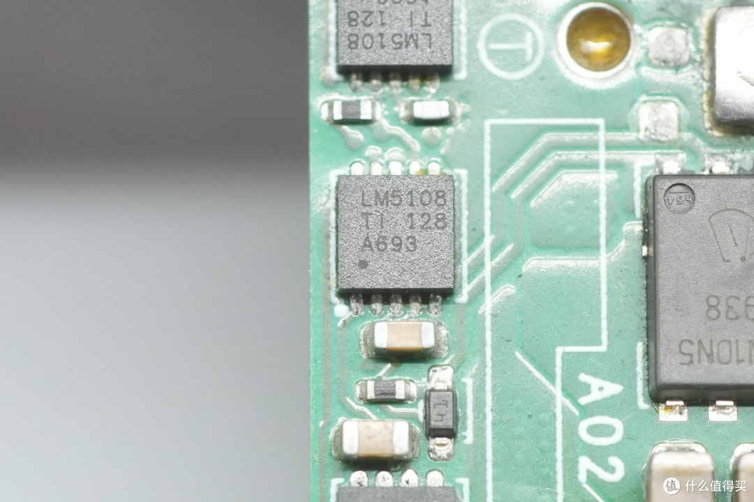 台达 864W 1/4 砖 IBC 电源模块Q50SN12072RNDHQ方案解析