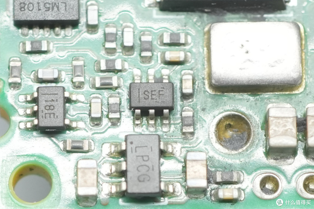 台达 864W 1/4 砖 IBC 电源模块Q50SN12072RNDHQ方案解析