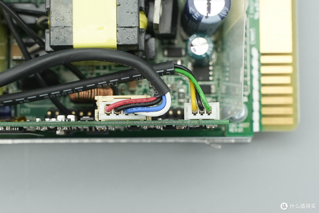 白金牌能效认证，群光800W CRPS碳化硅服务器电源拆解