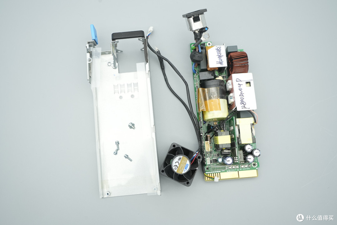 白金牌能效认证，群光800W CRPS碳化硅服务器电源拆解