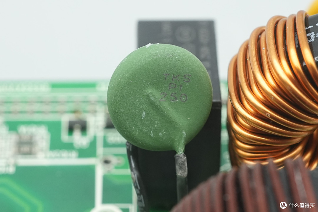 白金牌能效认证，群光800W CRPS碳化硅服务器电源拆解