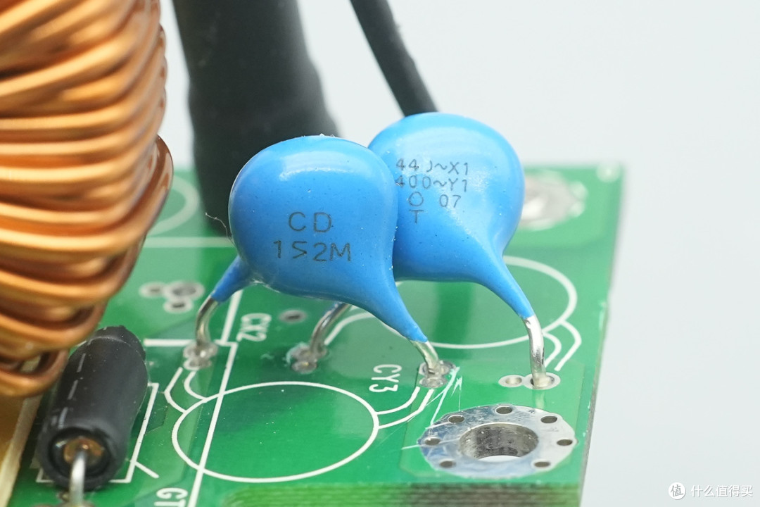 白金牌能效认证，群光800W CRPS碳化硅服务器电源拆解