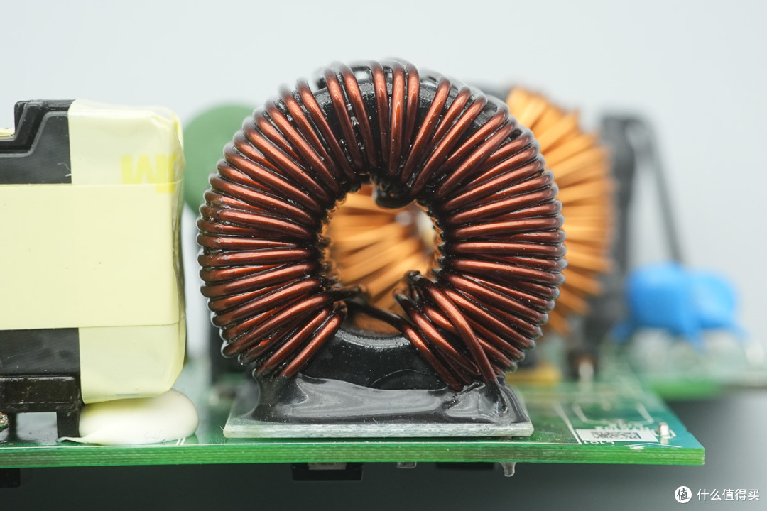 白金牌能效认证，群光800W CRPS碳化硅服务器电源拆解