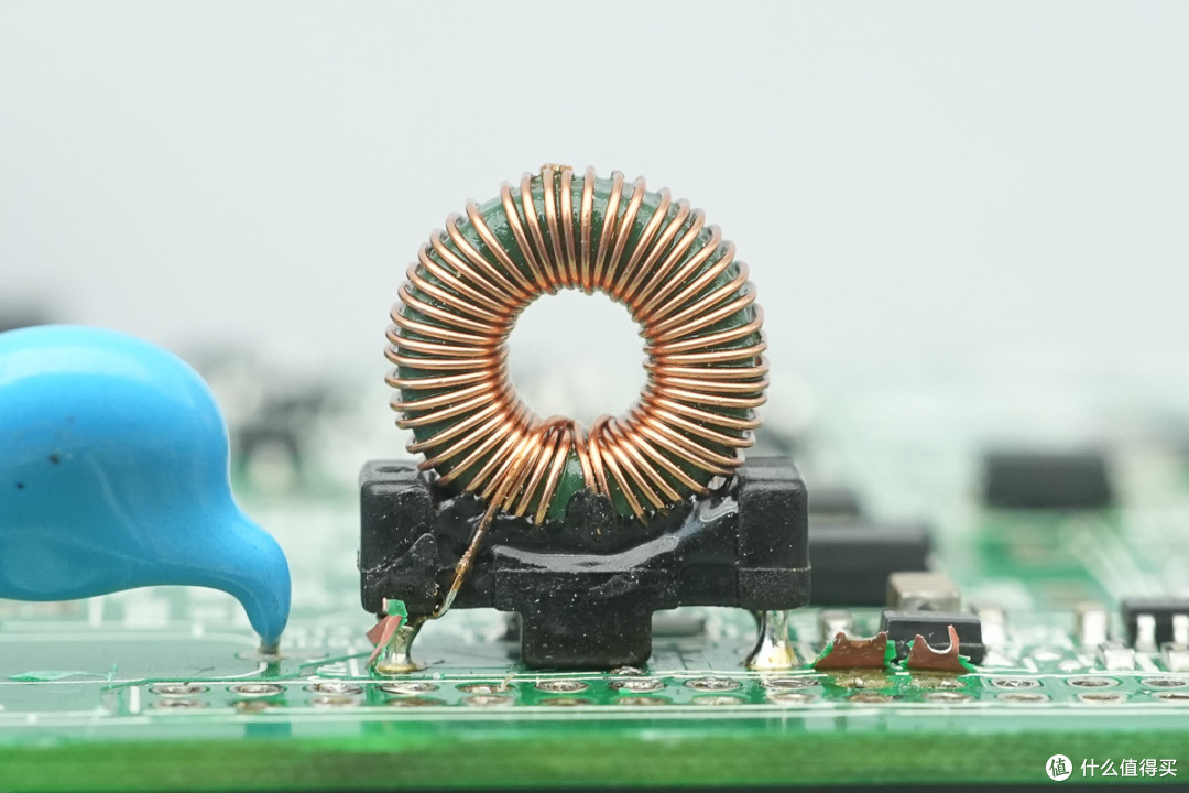 白金牌能效认证，群光800W CRPS碳化硅服务器电源拆解