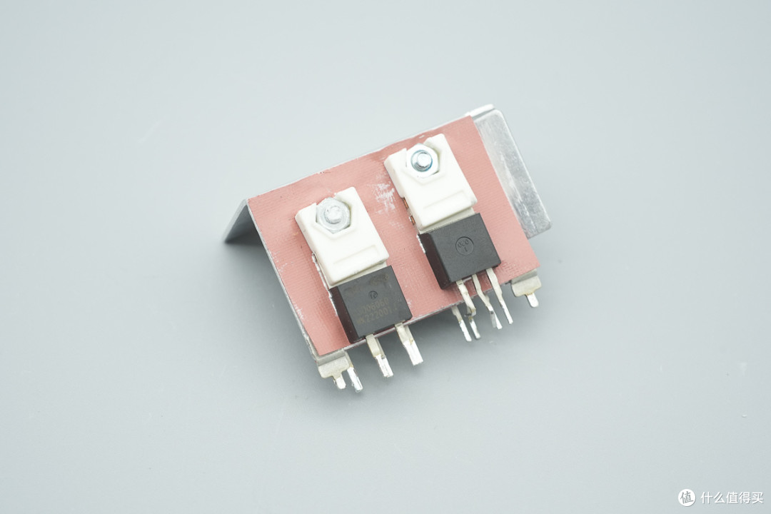 白金牌能效认证，群光800W CRPS碳化硅服务器电源拆解