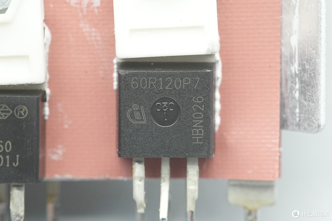 白金牌能效认证，群光800W CRPS碳化硅服务器电源拆解