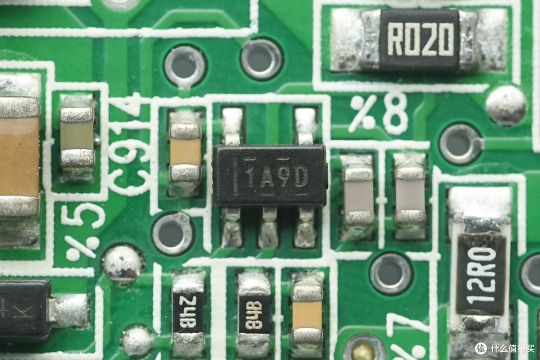 白金牌能效认证，群光800W CRPS碳化硅服务器电源拆解