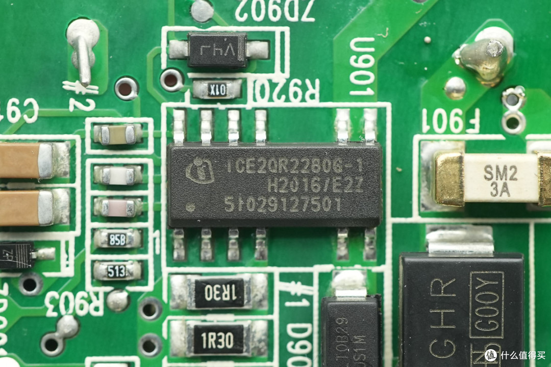 白金牌能效认证，群光800W CRPS碳化硅服务器电源拆解