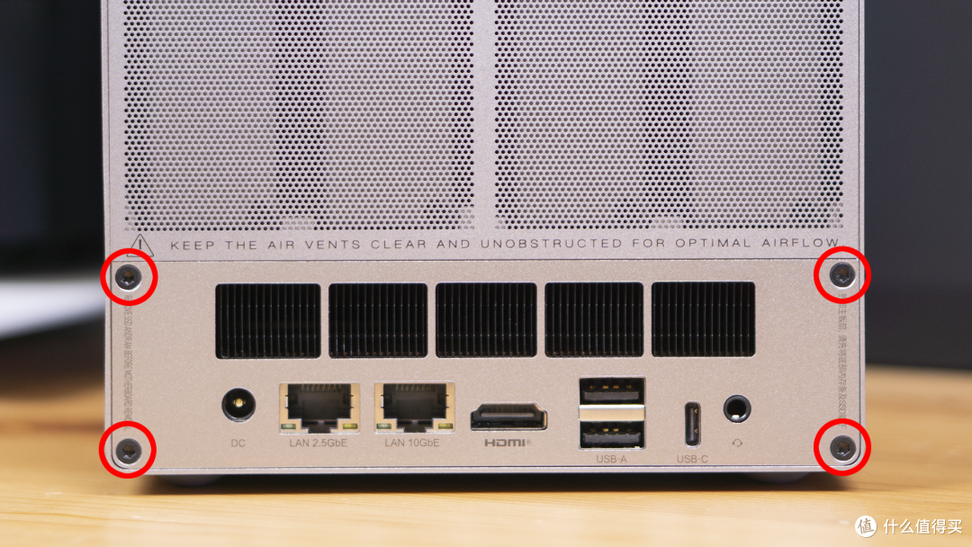 超多盘位、视频专属优化超小体型工作站，零刻ME Pro 13500H体验