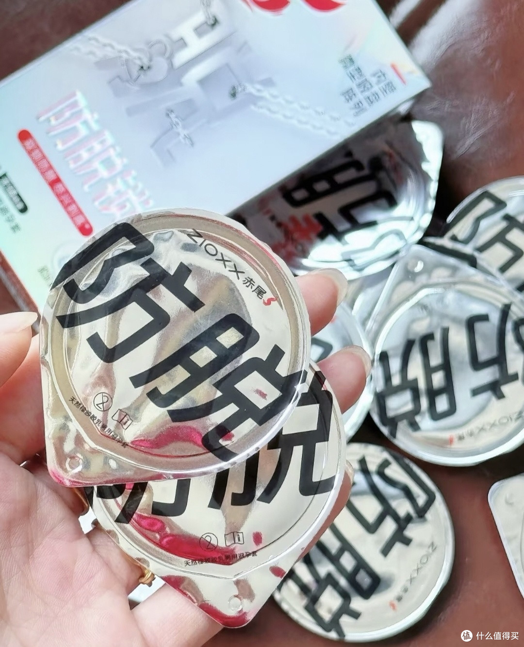 赤尾防脱锁实测|内壁吸盘黑科技,告别中途滑落