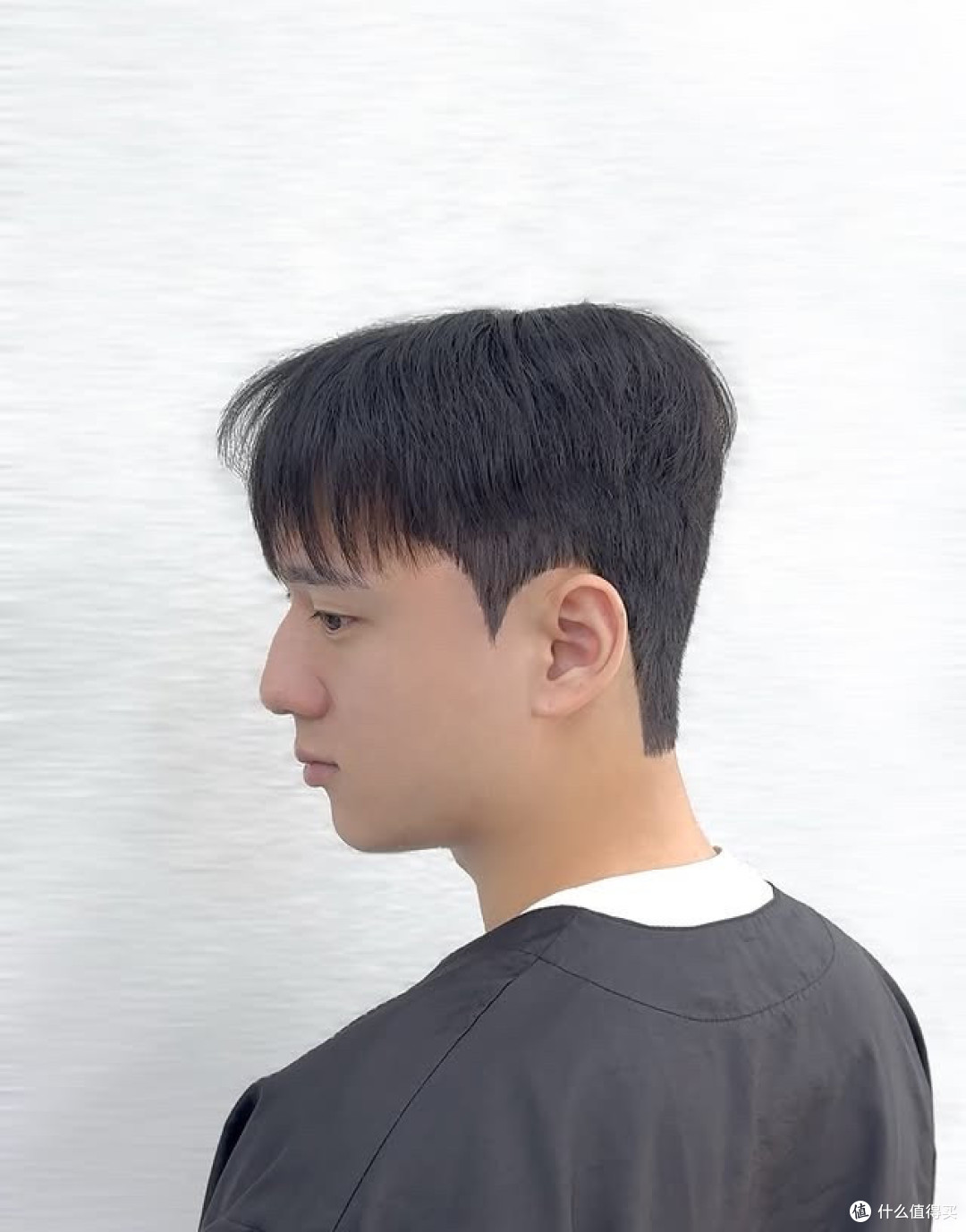 男生不过时的侧分渐变短发，干净帅气、百搭耐看，不挑年龄场景
