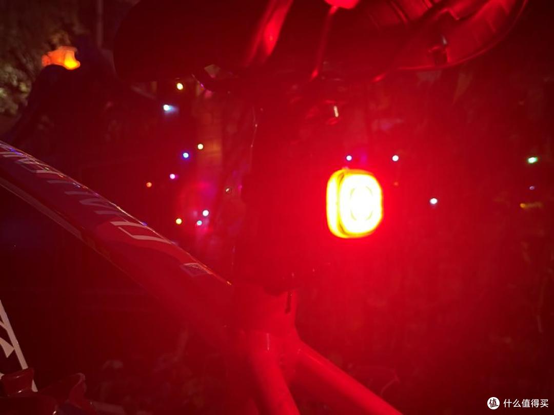 告别夜骑盲区，迈极炫RN120尾灯，安装+刹车感应，夜骑够用吗？