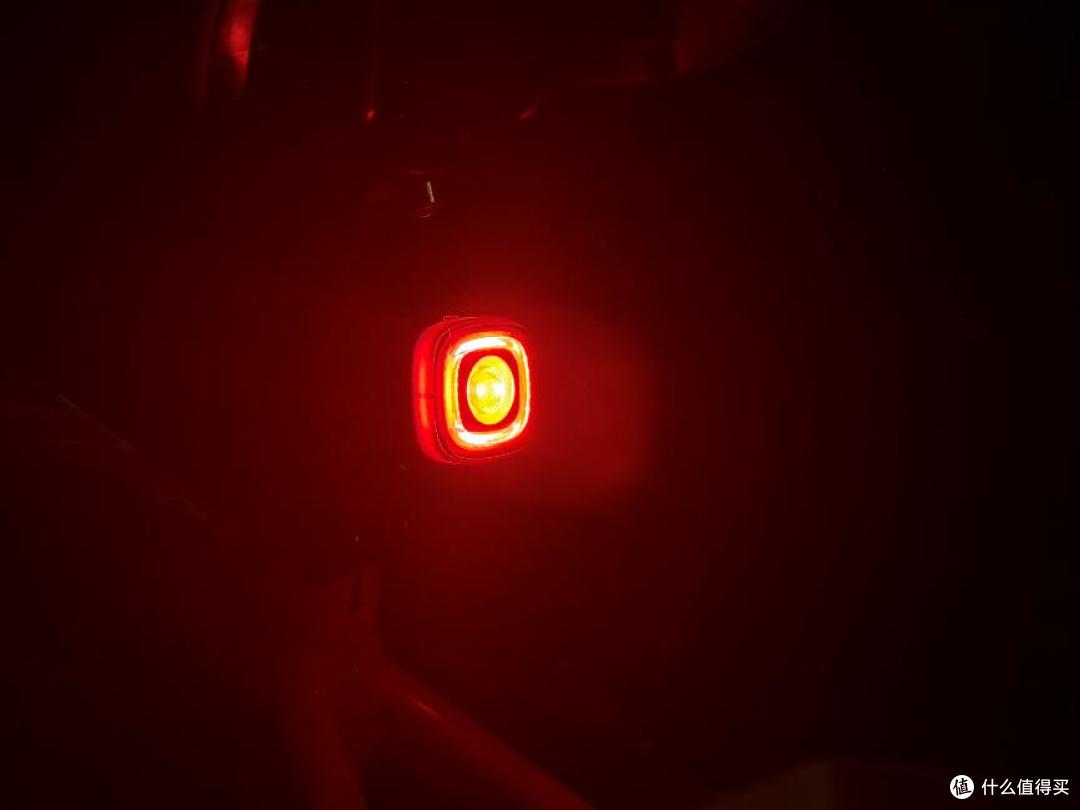 告别夜骑盲区，迈极炫RN120尾灯，安装+刹车感应，夜骑够用吗？