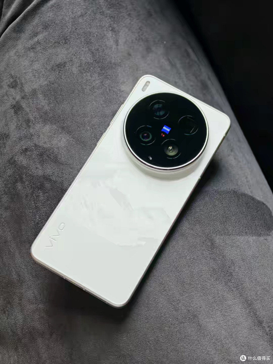 vivo X300 Ultra，2026年下半年还值吗？一台"偏科"到极致的怪兽