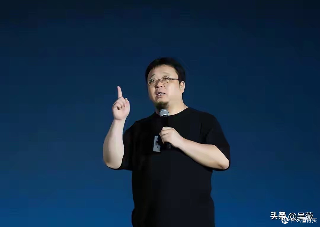 罗永浩都认输！给老人换两次智能电视，最后装回老机顶盒才能看？