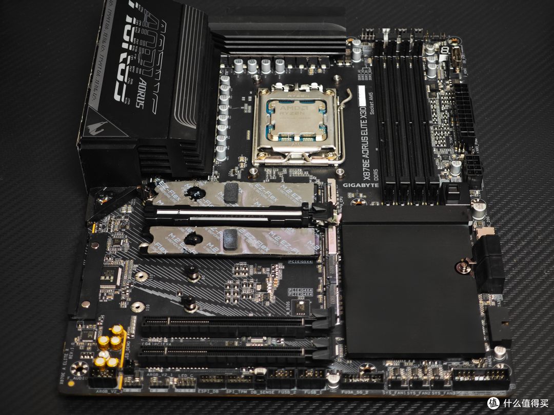 榨干AMD 9000 X3D系列处理器!技嘉X870E X3D小雕主板实测分享!