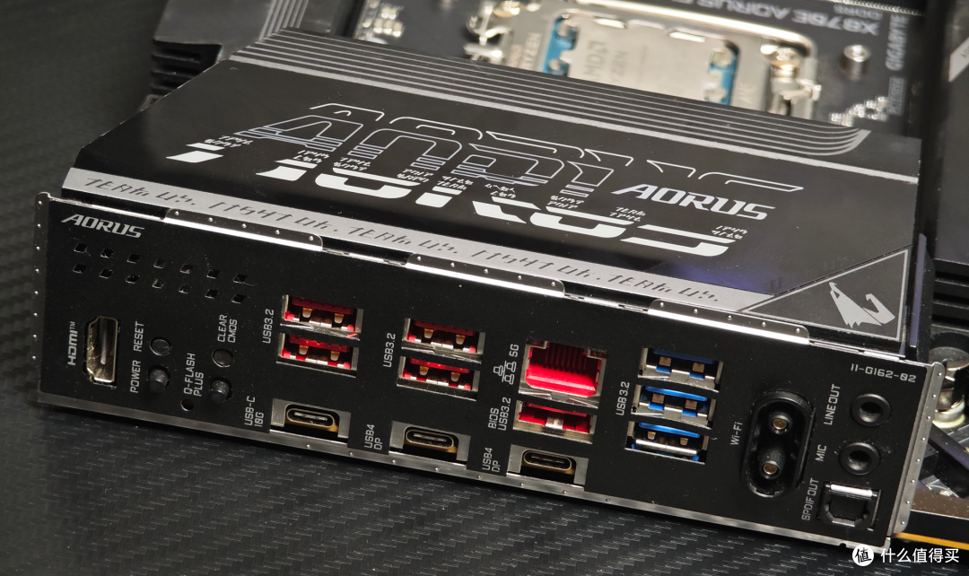 榨干AMD 9000 X3D系列处理器!技嘉X870E X3D小雕主板实测分享!