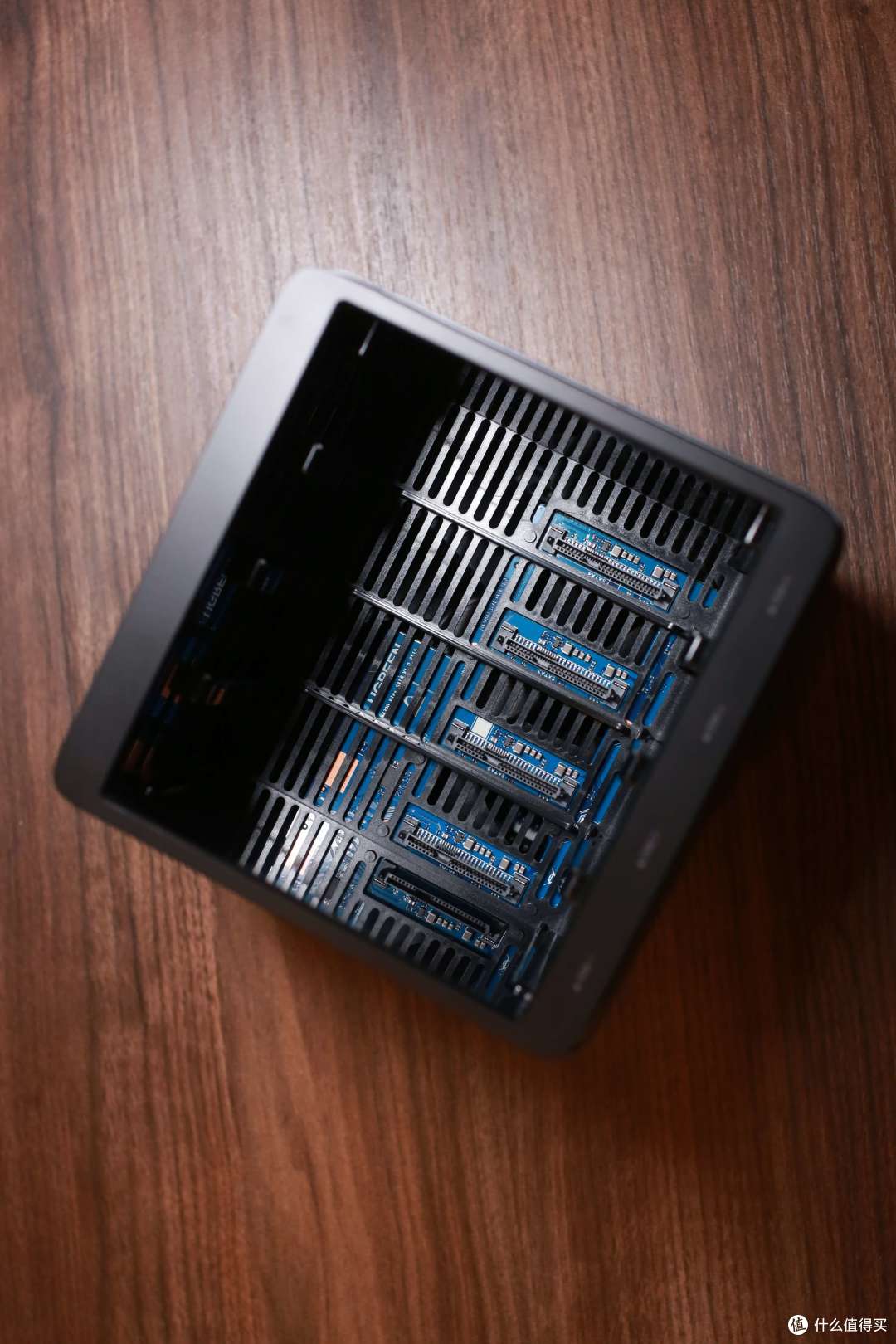 家庭数据存储首选!绿联DH4300 Plus,ARM架构的四盘位NAS