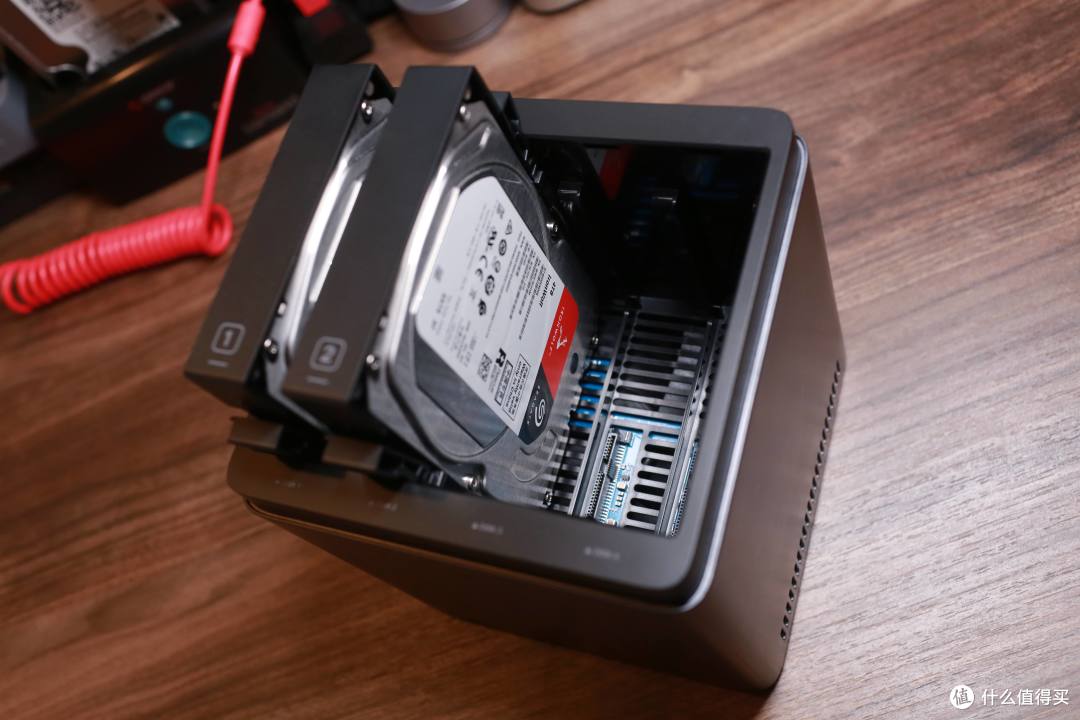 家庭数据存储首选!绿联DH4300 Plus,ARM架构的四盘位NAS
