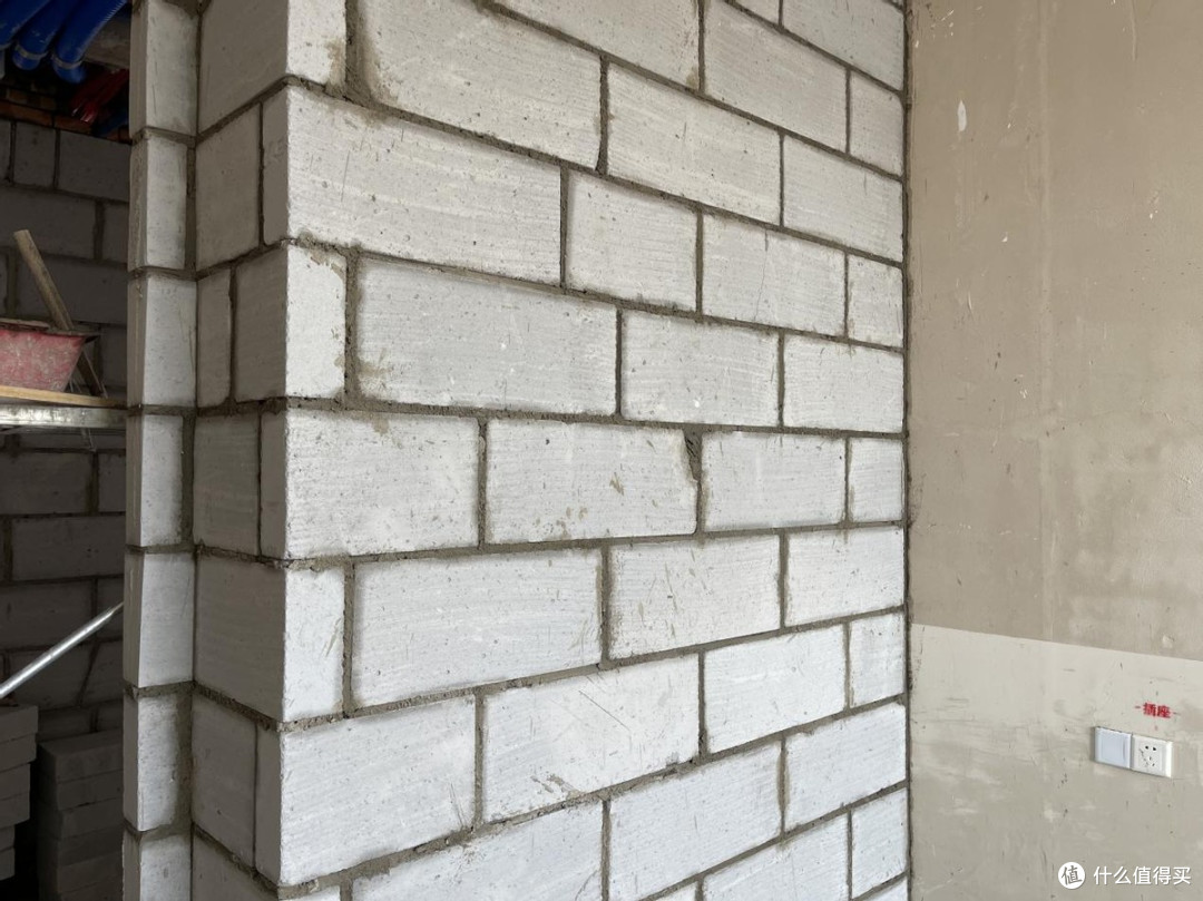 墙不牢一推就倒？隔音差没有隐私？新建墙体一坑接一坑